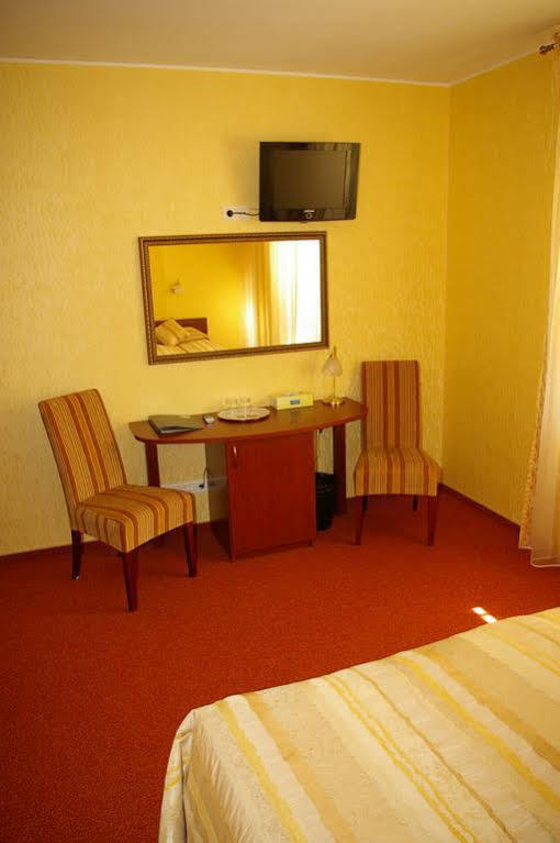 Gilija Hotel Šilutė Exterior foto