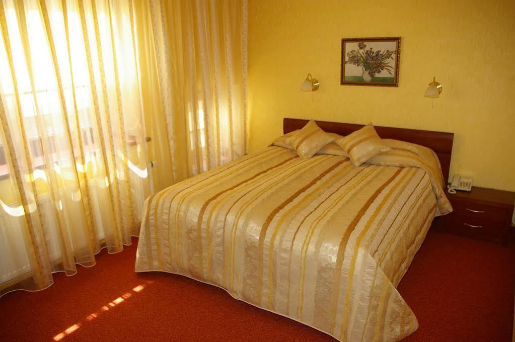 Gilija Hotel Šilutė Exterior foto